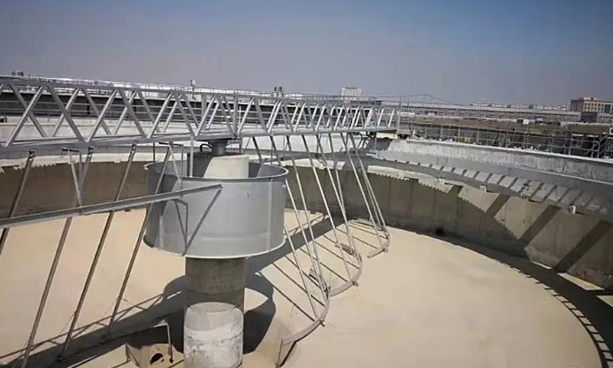 ZQXN型週邊傳動全橋虹吸式吸泥機(ji)