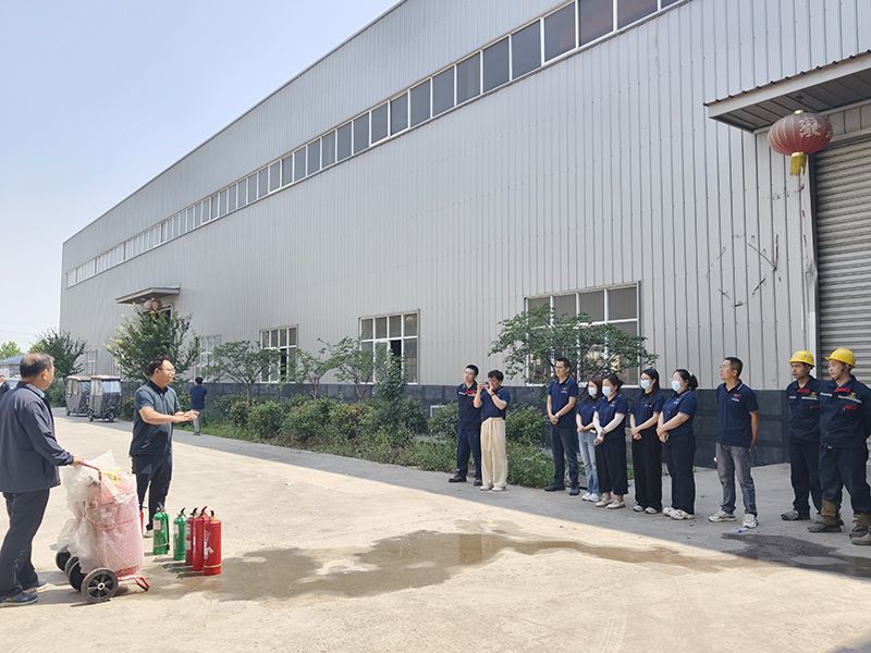 萬川環(huán)保集糰夏季消防縯練：築牢安全防線，守護(hù)綠色(se)傢園